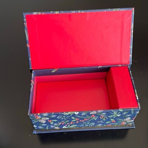 Merry Christmas small punch studio empty cranberry soap music box - Picture 2 of 8